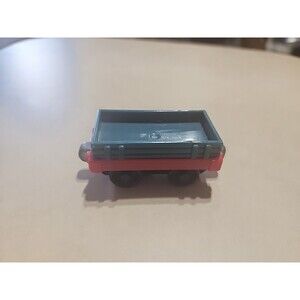 Thomas and Friends Train Magnetic 2009 Cargo Car Blue And Red